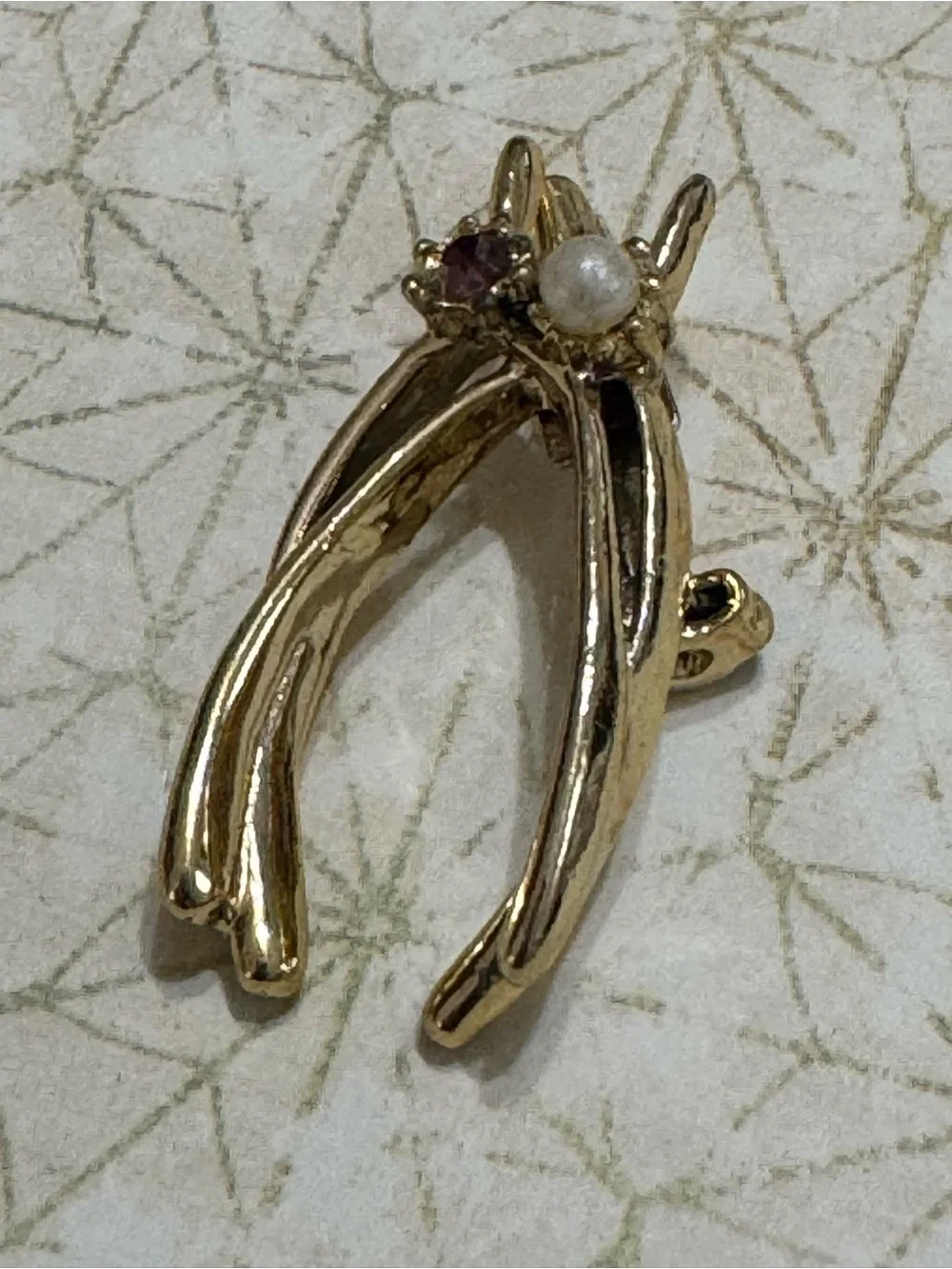 VINTAGE WISHBONES BROOCH PIN